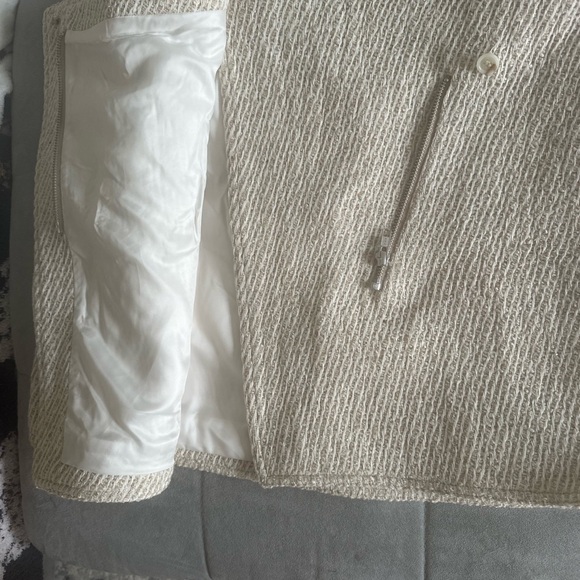 Never worn skirt HM, silk blend size 6 - Picture 3 of 4